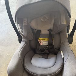 Nuna Baby Car Seat and base