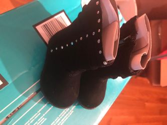 Baby girl black boot size 2
