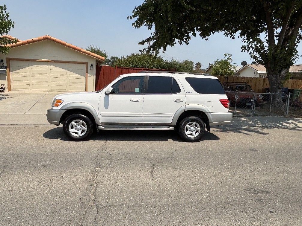 2003 Toyota sequoia runs great