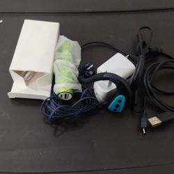 EARBUDS WIRELESS  2 SETS -ONE SET WIRED-BUNDLE