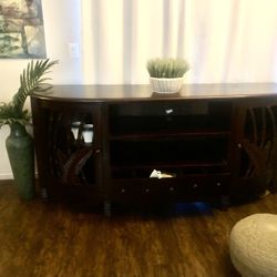Beautiful Dark Wood Credenza /sideboard 