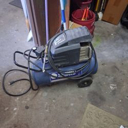 Campbell Hausfeld Air Compressor, 8 Gal