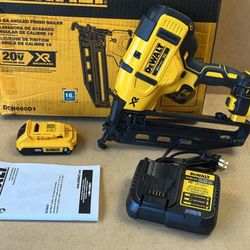  DEWALT 20V MAX XR Lithium-Ion 16-Gauge Cordless Angled Finish Nailer Kit with 2.0Ah Battery Pack, Charger and Bag