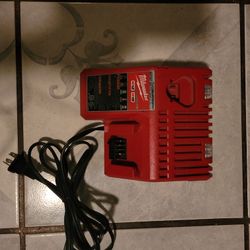 Milwaukee charger M18 
