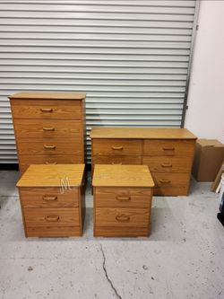 Oak Bedroom Dresser Set!