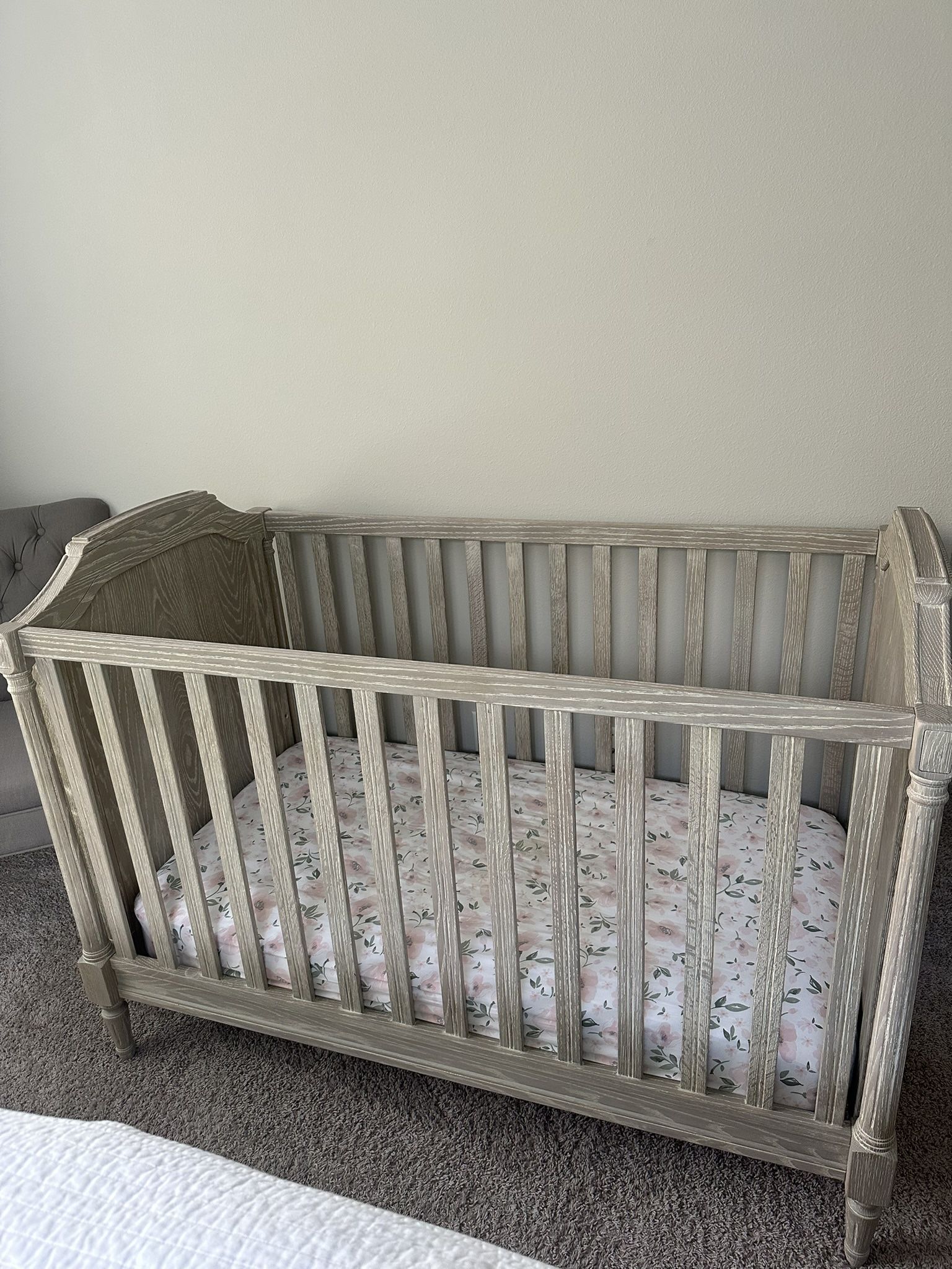 Pottery Barn Kids Blythe Crib Perfect New Condition