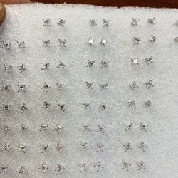 Princess Cut Studs  0.65ct G,VS2 