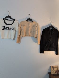 Women's Clothes 