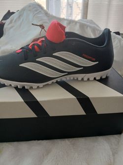 Adidas Predator Turf Soccer Cleats men 6.5 women 7.5