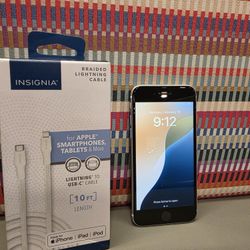 Apple iPhone 11 - 64gb - White - Unlocked - Open To All Carriers