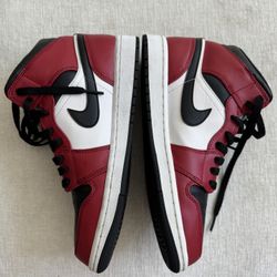 Jordan 1 Mid Chicago Toe Size 7.5