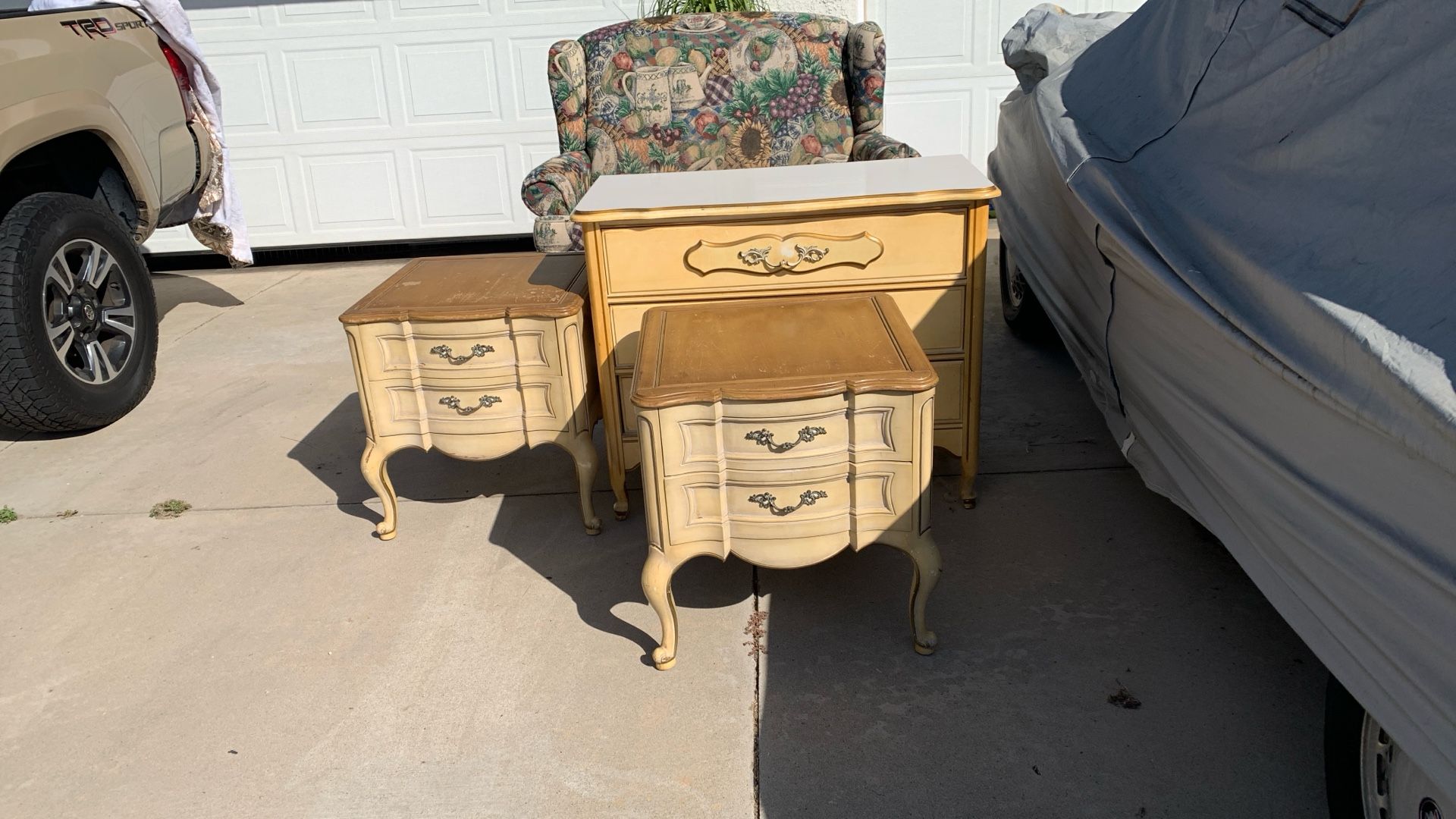 Love Seat, Dresser W/ Mirror And 2 Night Stands