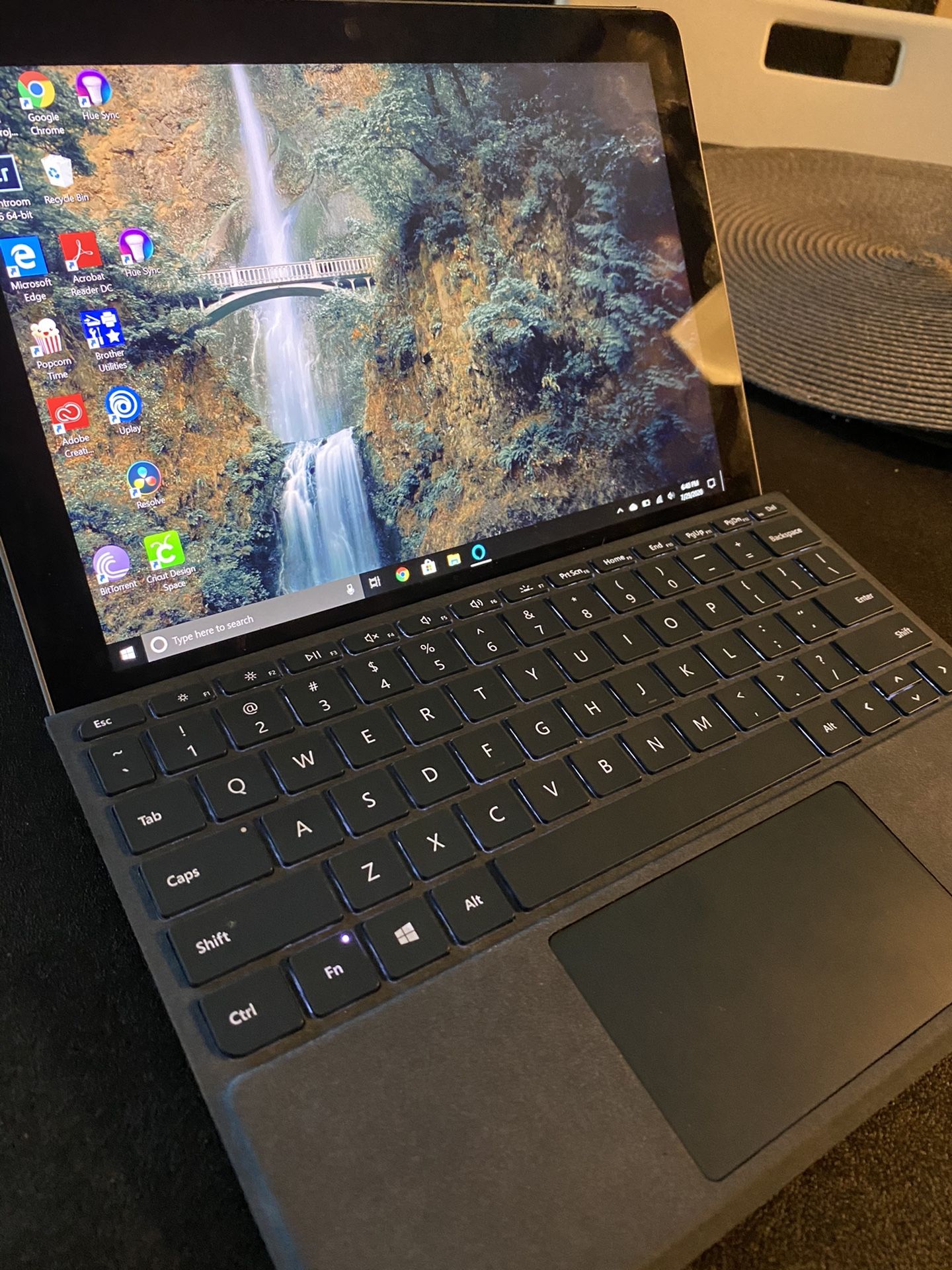 Microsoft Surface GO Intel 4GB 64GB SSD with Smart Cover.