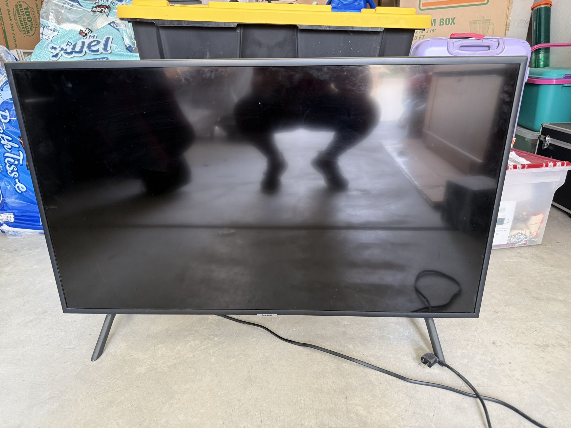 40 Inch Samsung TV
