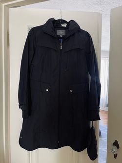 Women’s Cole Haan Black Raincoat -size medium with hood and travel pouch - like new. In San Francisco