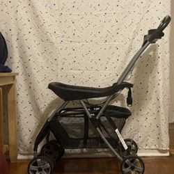 Selling car seat with a pack and go stroller