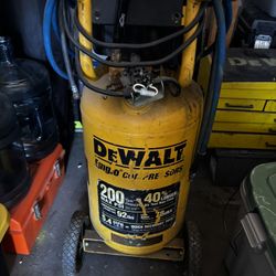 Dewalt Compressor 