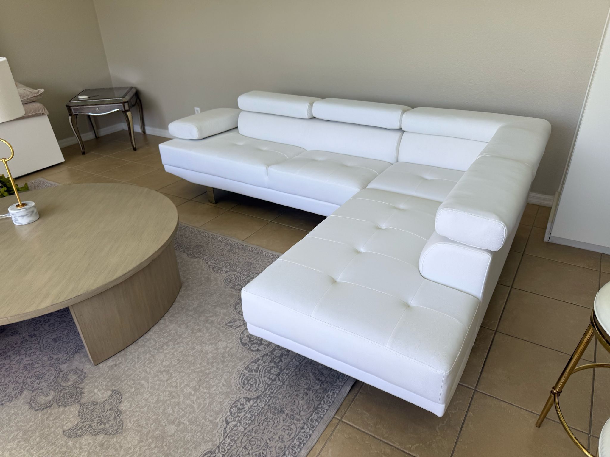 Brand New Sectional Sofa / Sofa Seccional Nuevo a Estrenar...