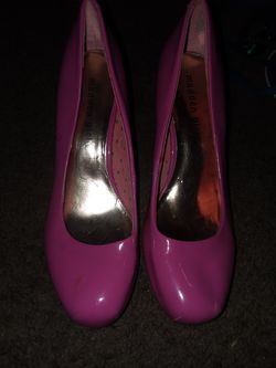 Barely worn Pink Pumps Size 8
