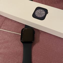 45 mm Apple Watch 8 GPS Aluminium 