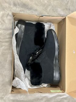 Sketchers Boots Size 9.5