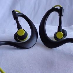 (40) Bluetooth Headphones