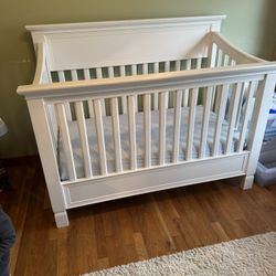 Pottery Barn Kids Larkin Crib