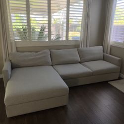 Bassett Furniture Modern gray sectional sofa couch with chaise