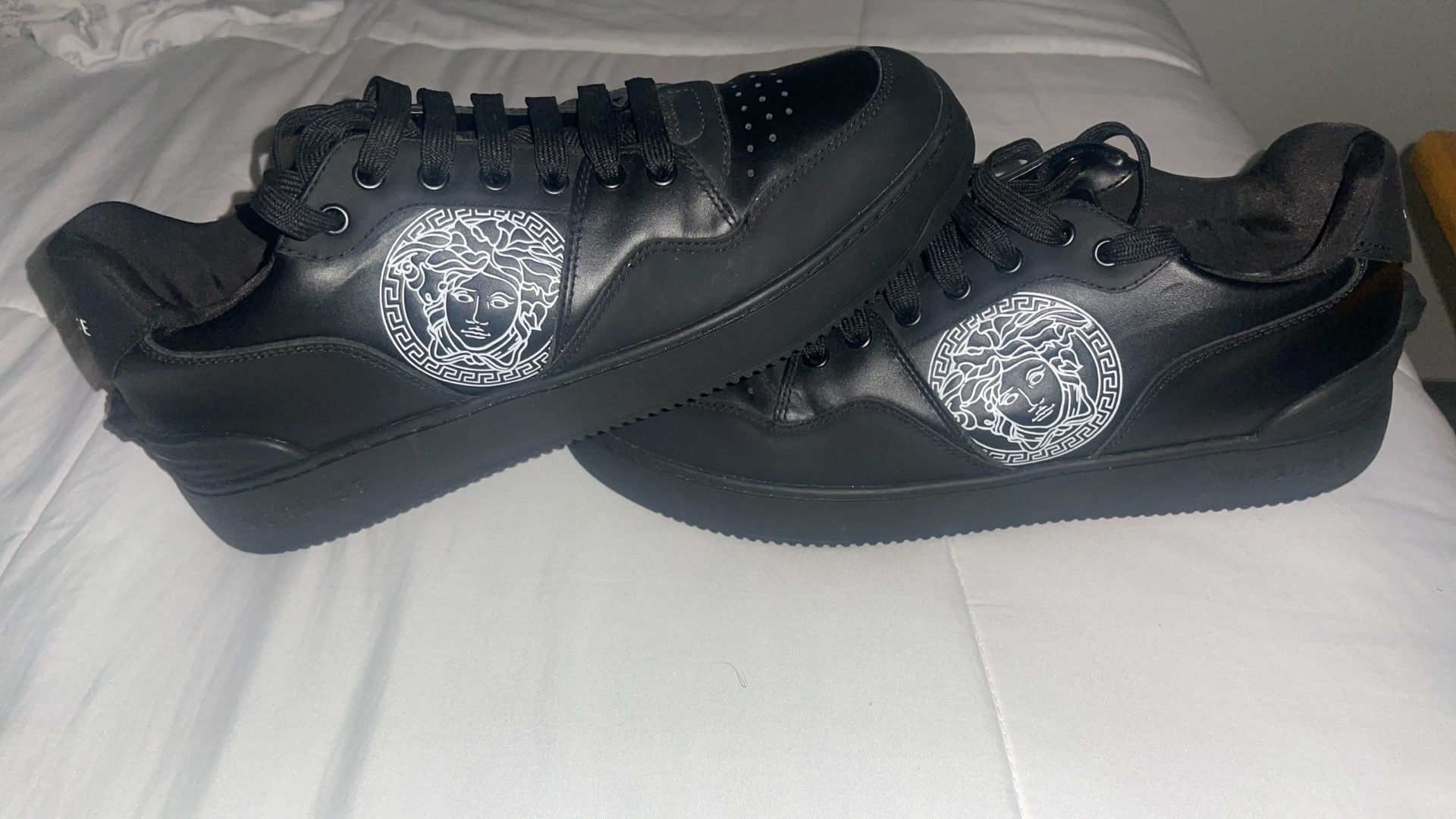 Versace Men’s Medusa logo black Leather sneaker 