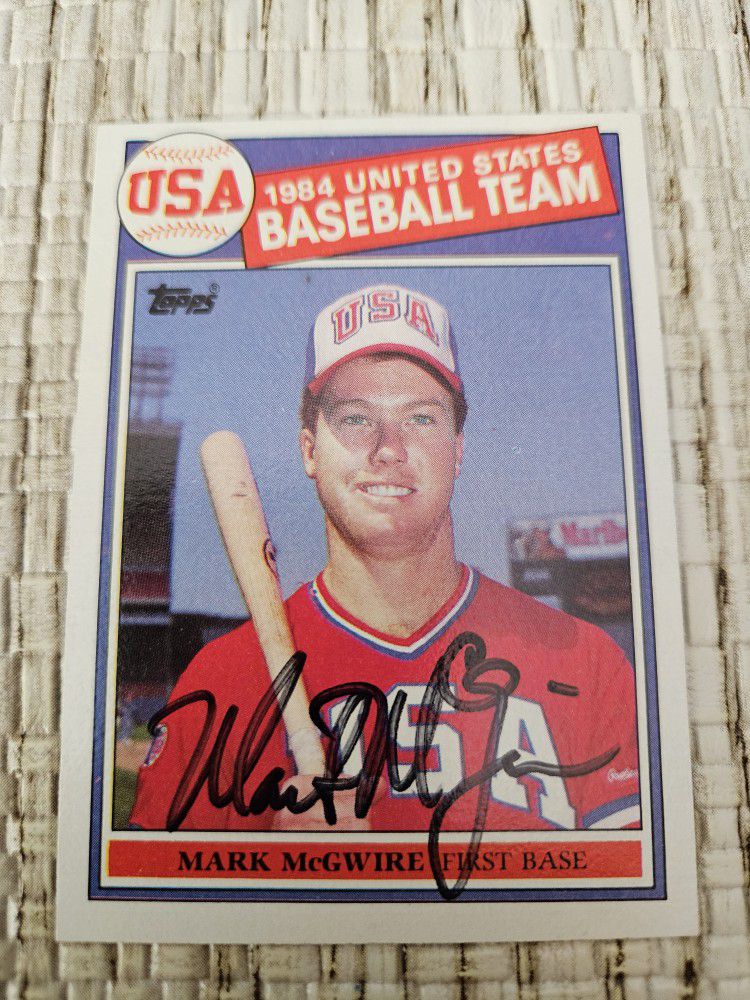 Mark McGwire Autographed 1985 Topps Rookie