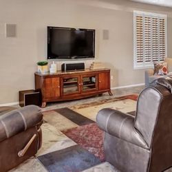 Nice And Sturdy Tv Stand 