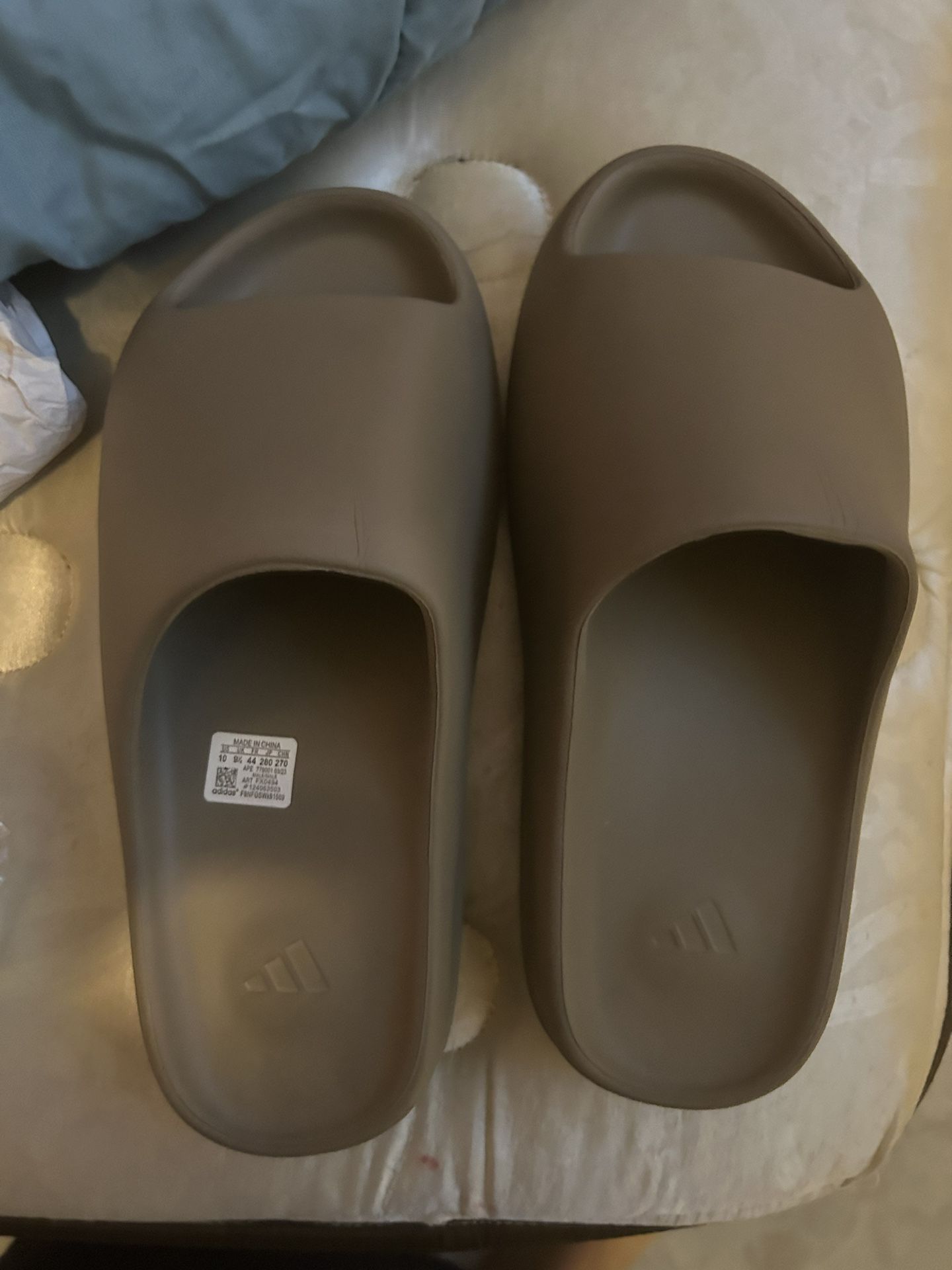 Yeezy slides pure