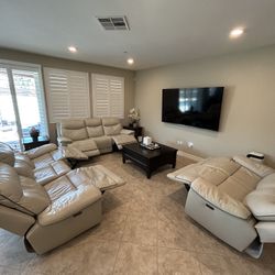 Cream Leather 3-Seater Recliner Couch – USB, Zero Gravity, Great Condition!  