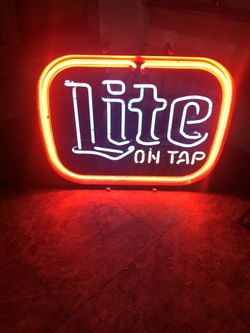 Lite Neon beer sign