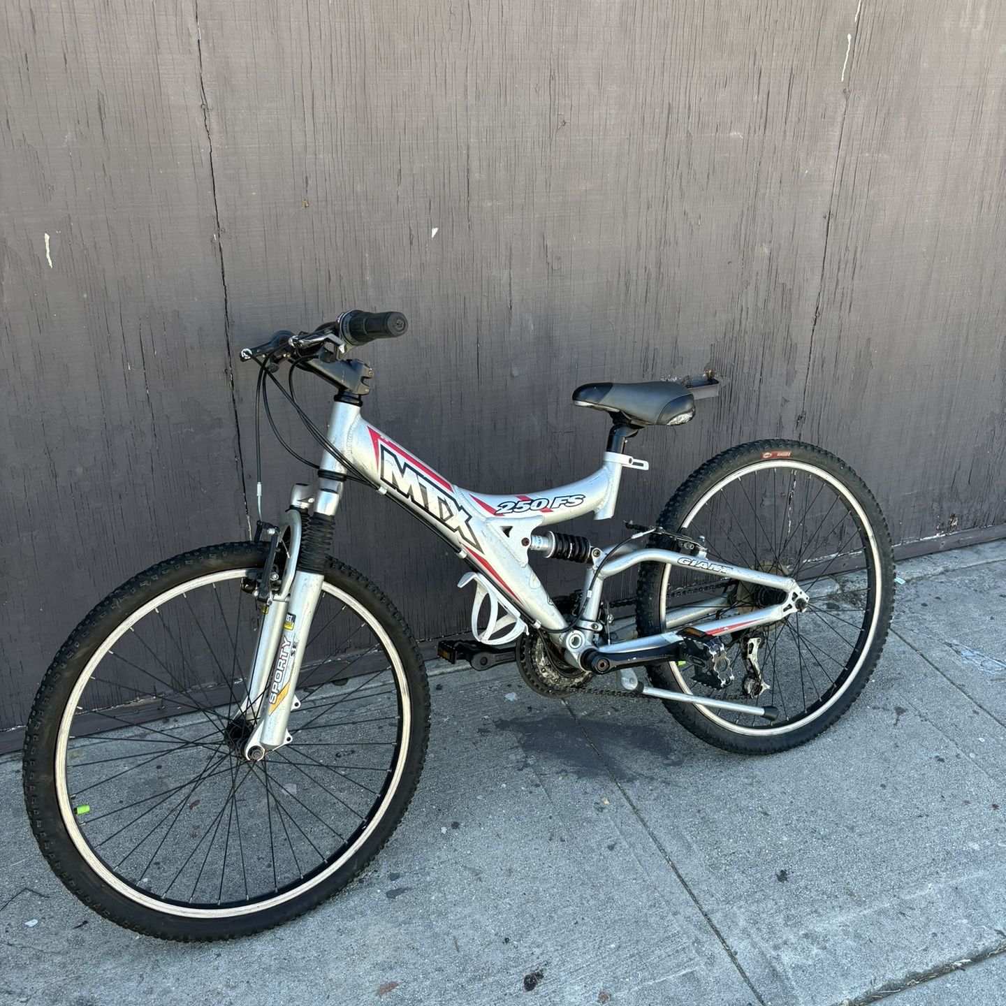 Giant MTX 250 Bike for Sale in Bellflower CA OfferUp