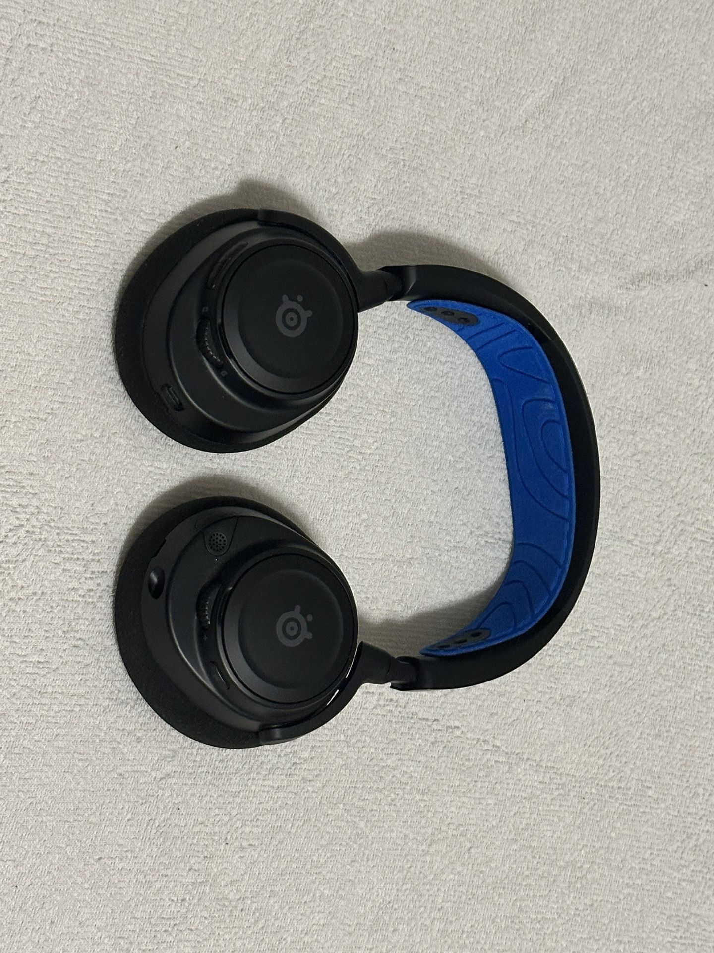 Steel Series Arctis Nova 7P Headphones