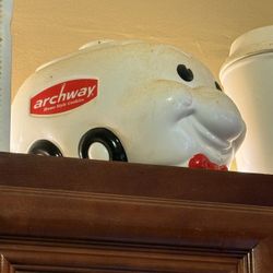 Vintage Archway Cookie Truck Cookie Jar 