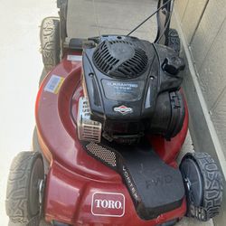 Toro 22 Inch Lawnmower, Gas No Bag