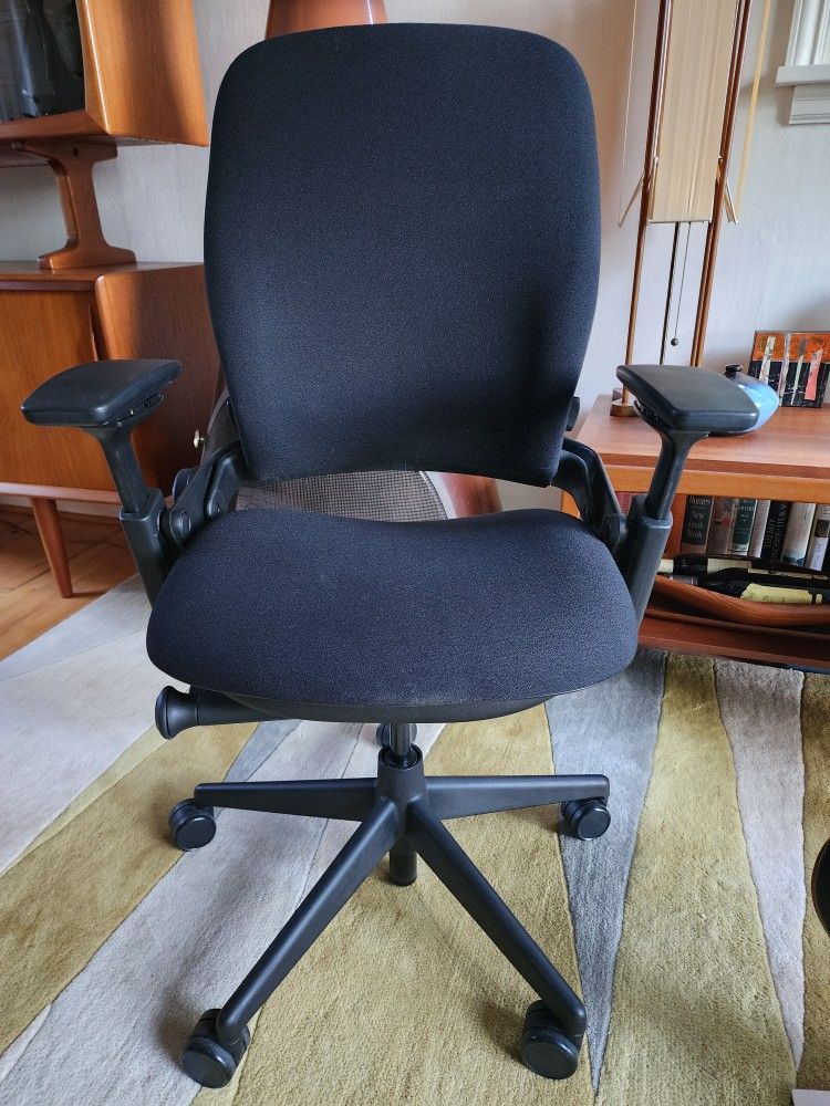 Steelcase Leap V2 Office Task Chair Fully Loaded