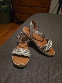 Sandles