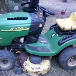 Riding Lawn Mower John Deere L10