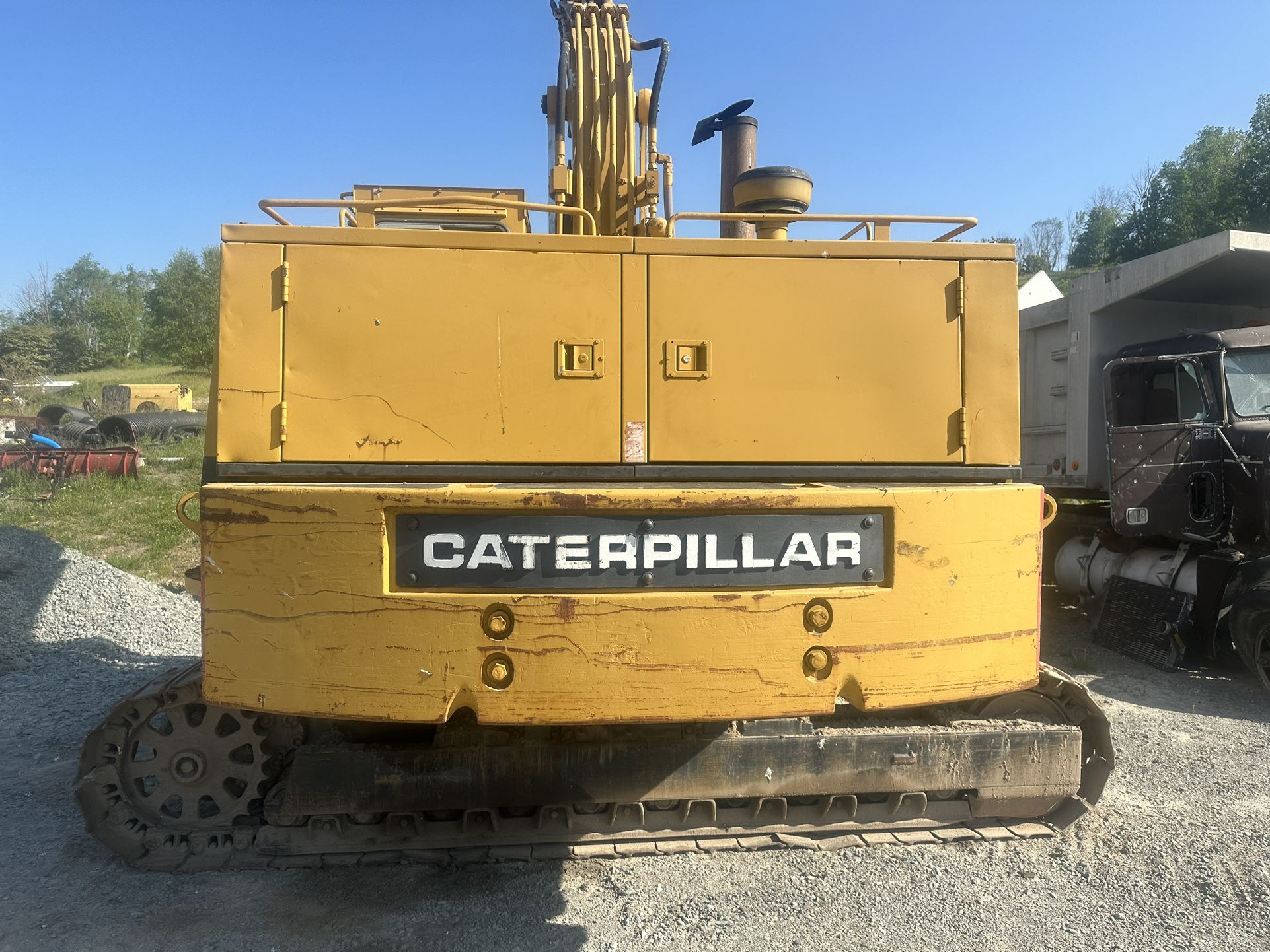 Cat 225 Excavator