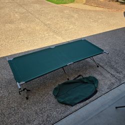 Green Polyester & Aluminum 82" x 31" x 18"T Elevated Cot w/ Carry Bag 