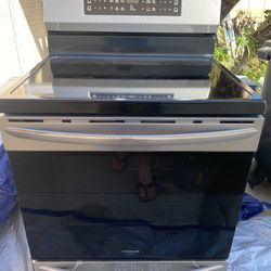 Lightly used Frigidaire gallery Induction Stove 220v