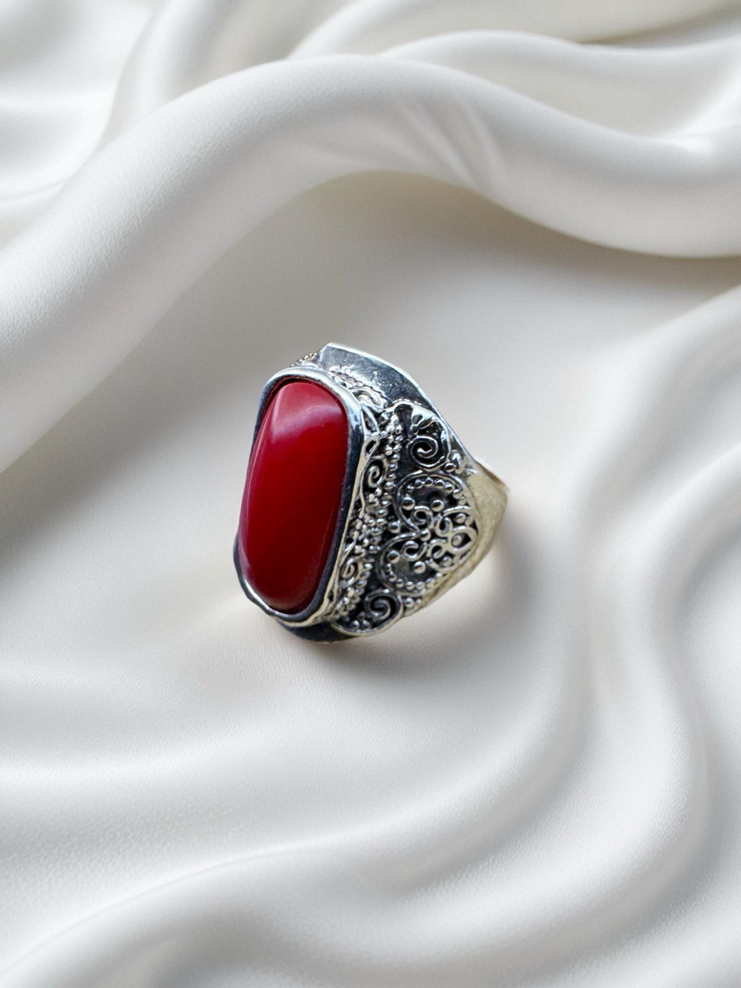Stunning Bohemian Red Turquoise Oval Elongated Resin Gemstone Steel Alloy Ring
