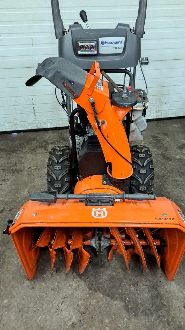 Winter Special
For Sale: Snowblower Husqvarna 14.5/27E with 27" Bucket $750