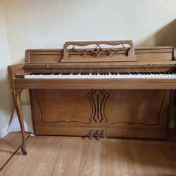 Vintage Wurlitzer Piano