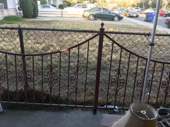 Metal fence/railing
