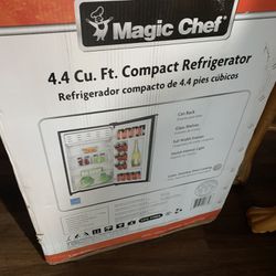 Magic Chef Compact Fridge 