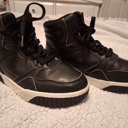 Reebok Black Hightops Size 3M Boy Size
